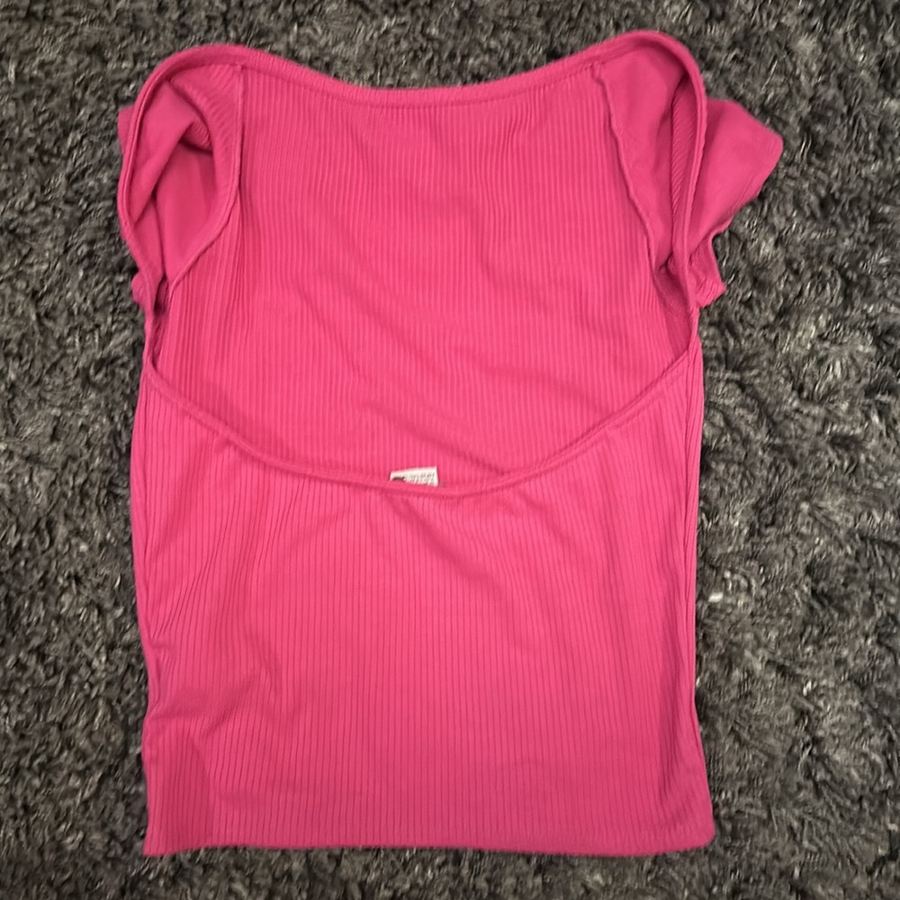 Pink open back top - Picture 2 of 3
